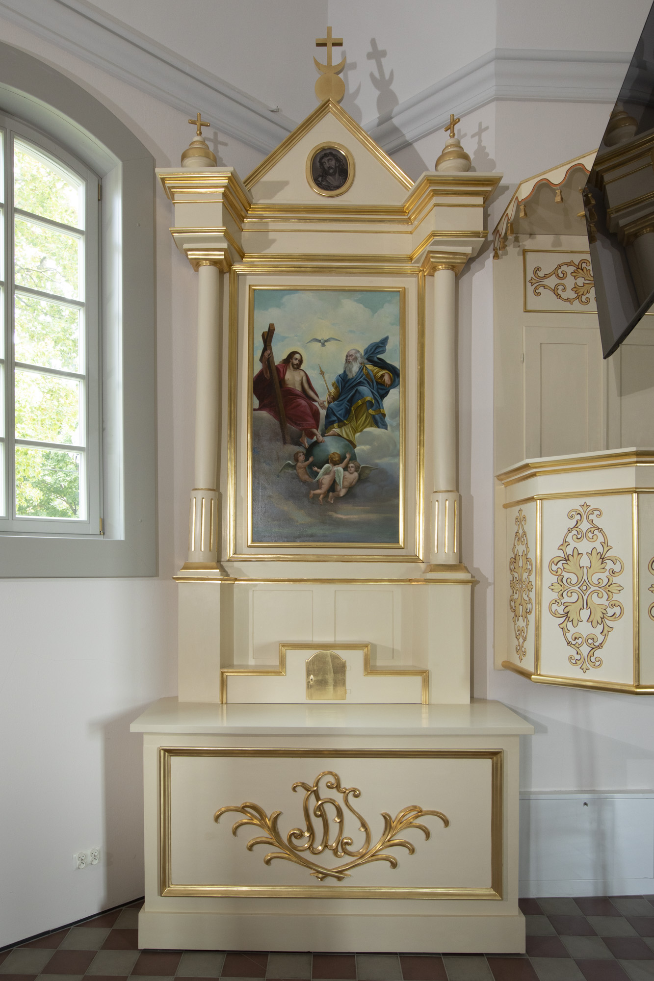 Ołtarz boczny, strona ewangelii