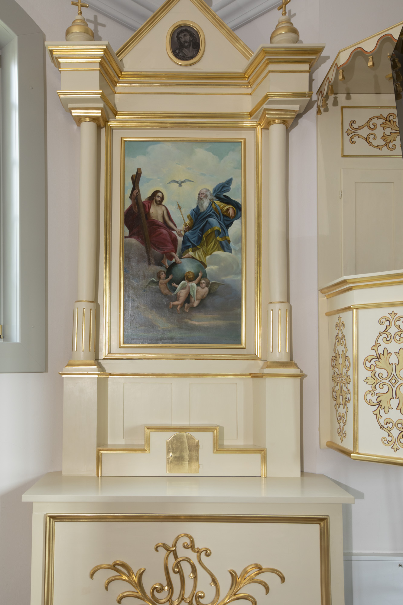 Ołtarz boczny, strona ewangelii