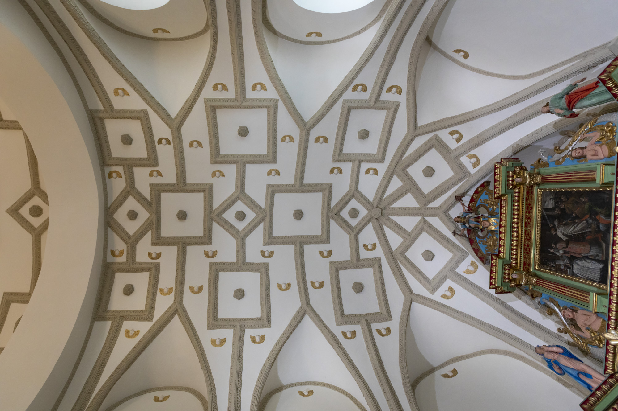 Dekoracja stiukowa sklepienia prezbiterium