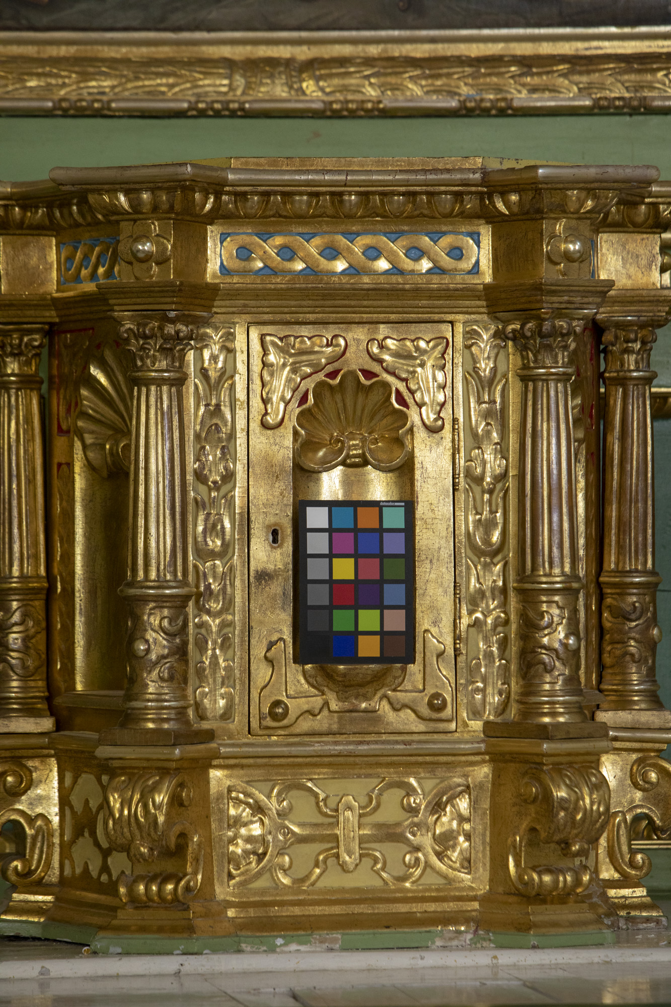 Tabernaculum w ołtarzu głównym