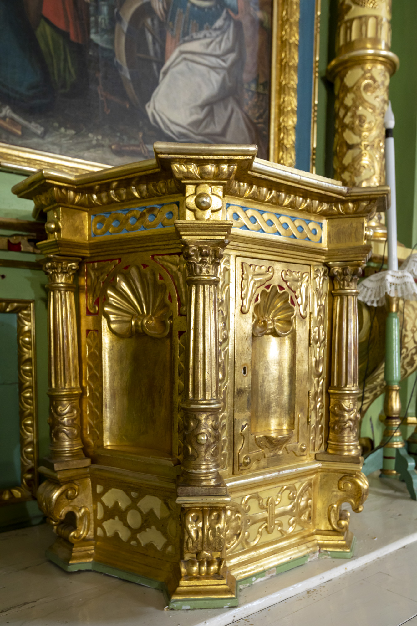 Tabernaculum w ołtarzu głównym