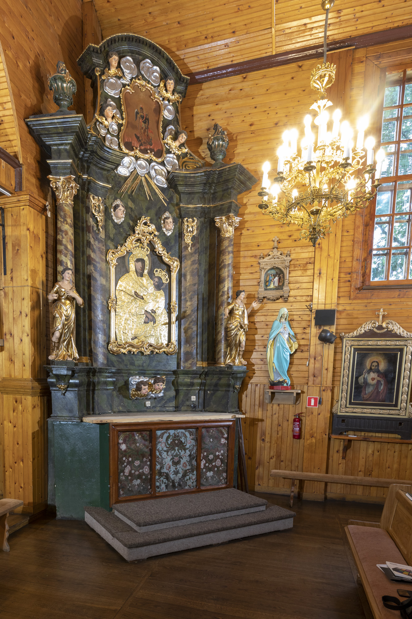 Ołtarz boczny 2