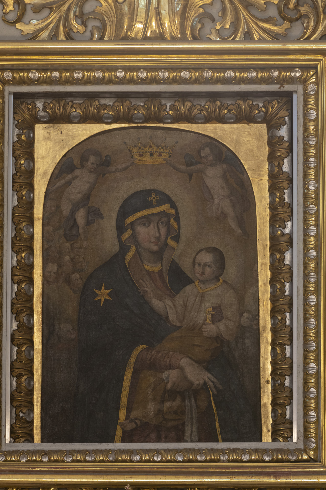 Obraz Matki Boskiej  z Dzieciątkiem w ołtarzu bocznym kaplicy północnej