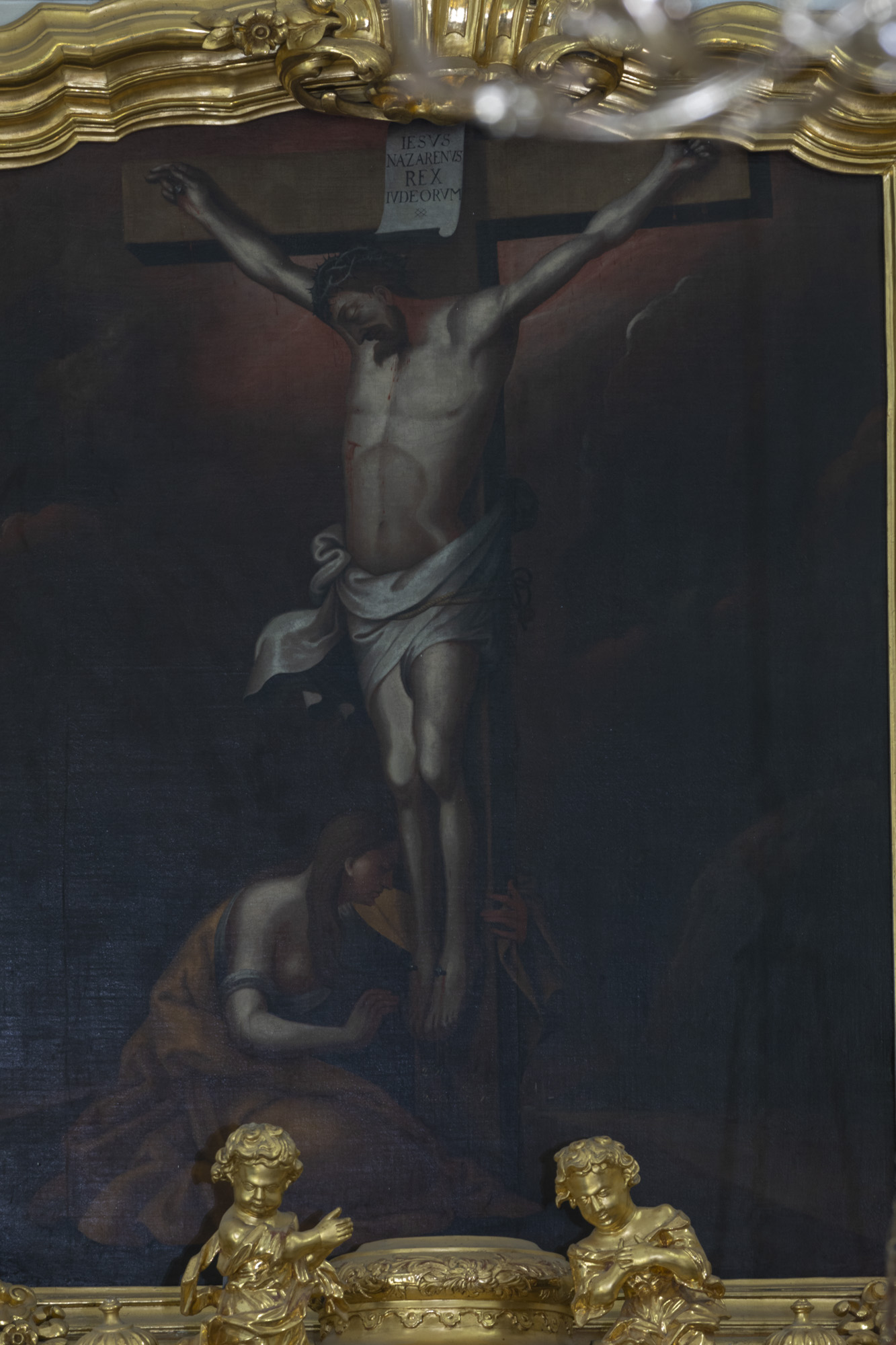 Obraz Ukrzyżowania w ołtarzu głównym