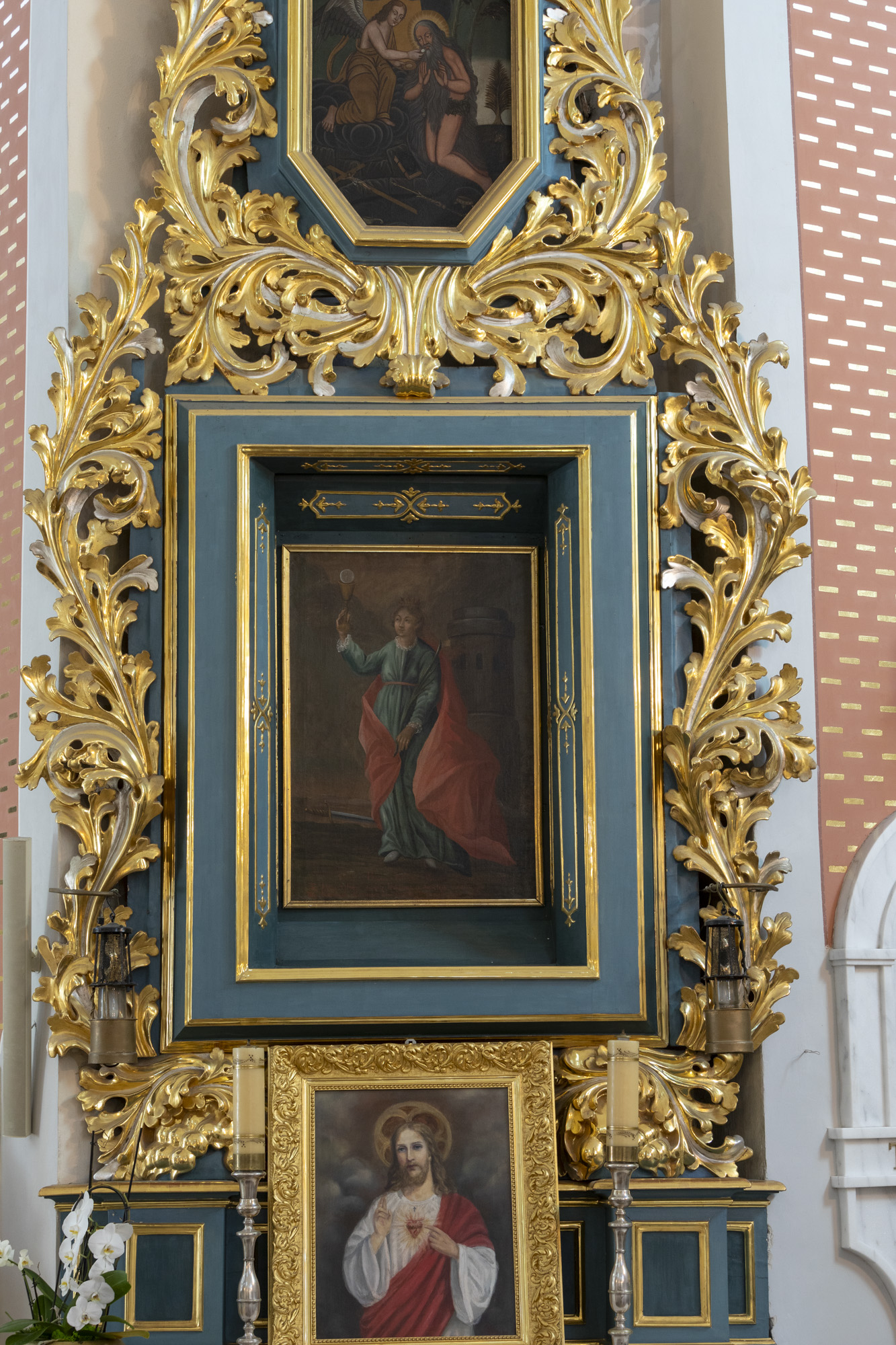 Obraz św. Barbary w ołtarzu bocznym