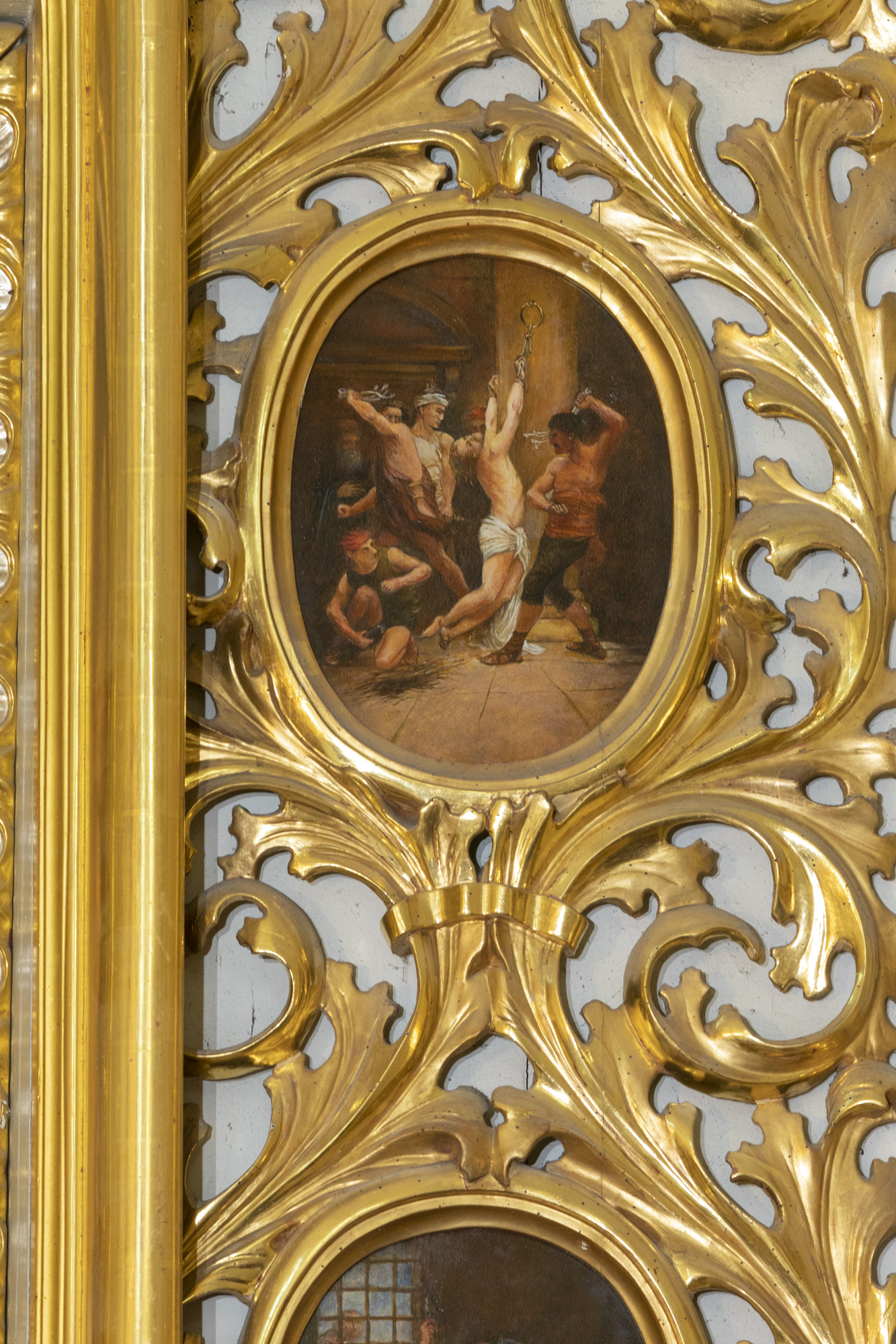 Ołtarz boczny pw. Matki Boskiej w kaplicy północnej