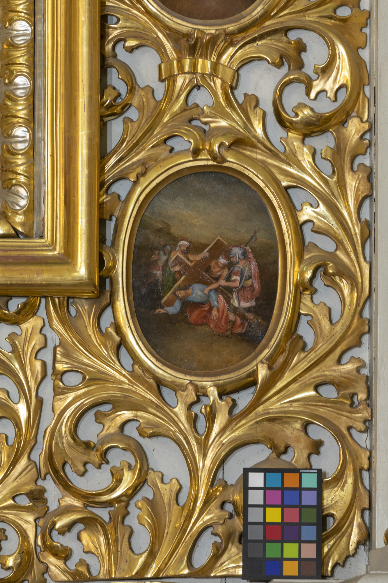 Ołtarz boczny pw. Matki Boskiej w kaplicy północnej