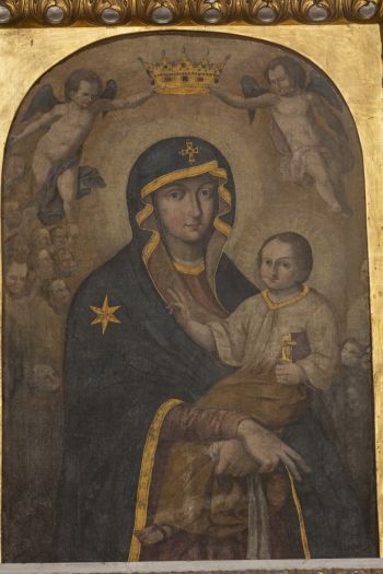 Obraz Matki Boskiej  z Dzieciątkiem w ołtarzu bocznym kaplicy północnej