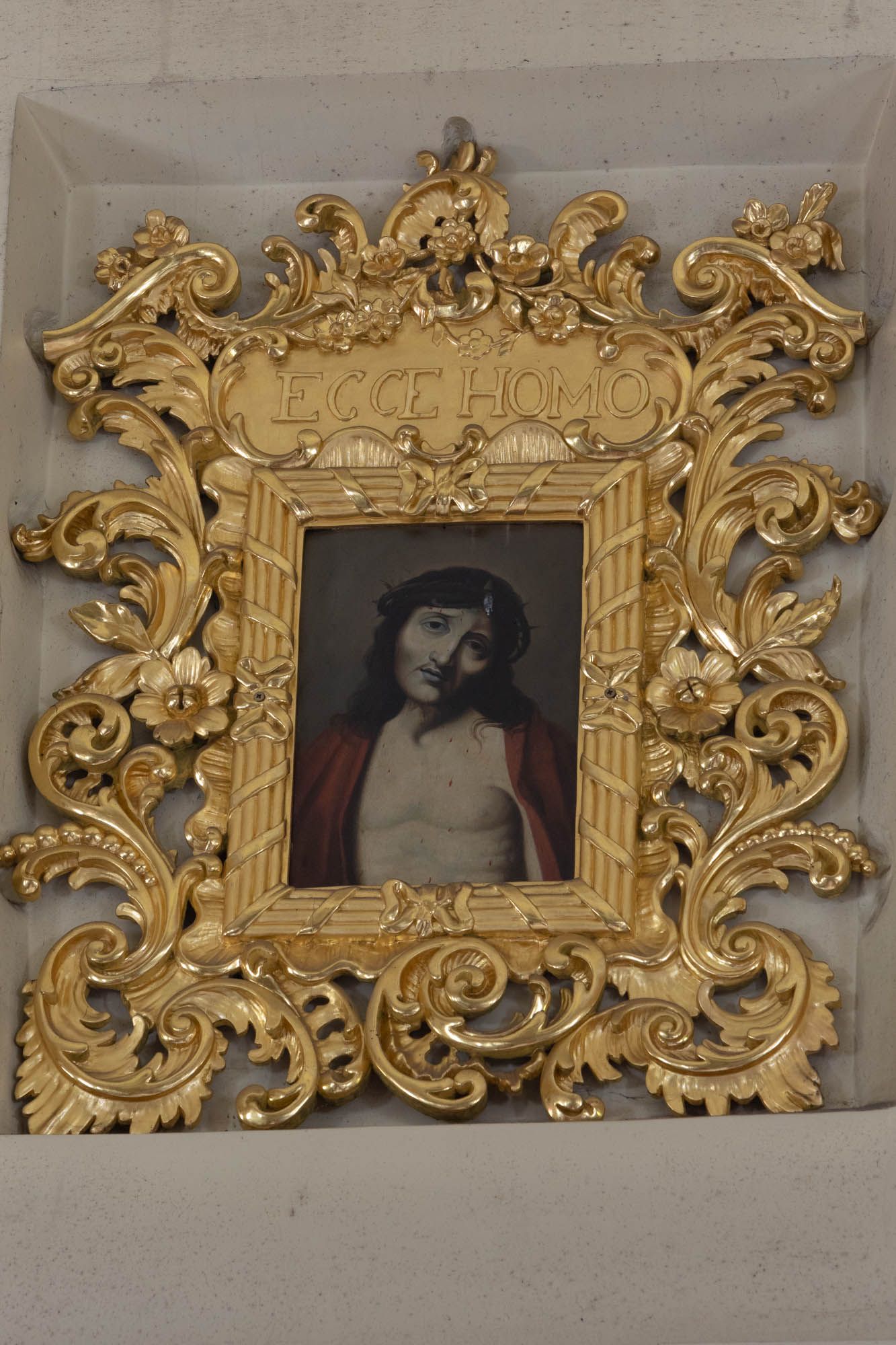 Obraz Ecce Homo w ołtarzu głównym