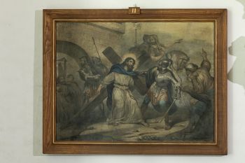 Stacja drogi krzyżowej – Pan Jezus bierze krzyż na ramiona