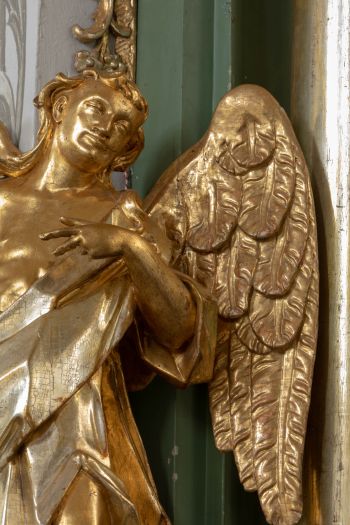 Rzeźba – Anioł 1 (ołtarz boczny – str. prawa nawy)