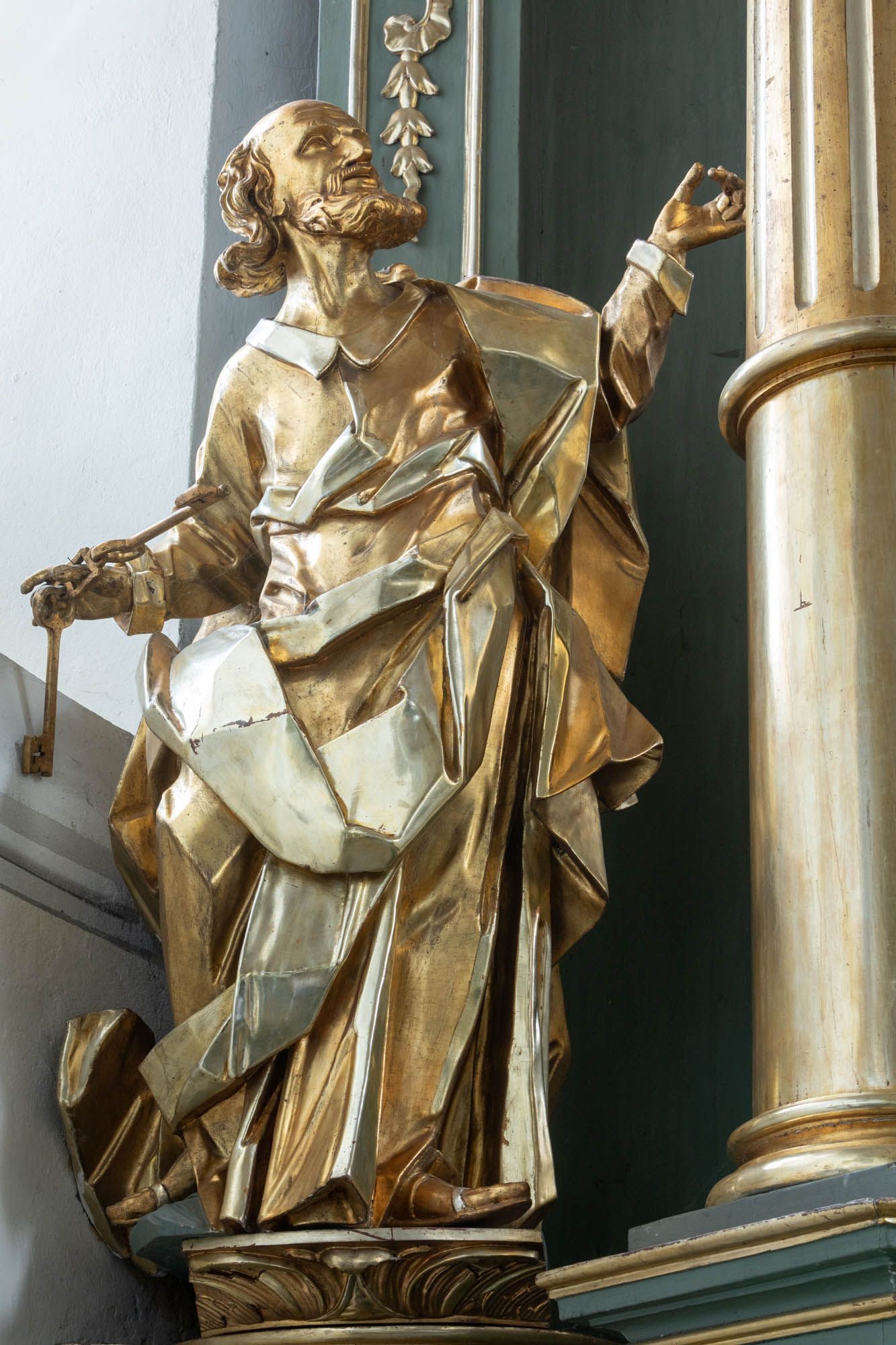 Rzeźba - św. Piotr (na ołtarzu głównym)