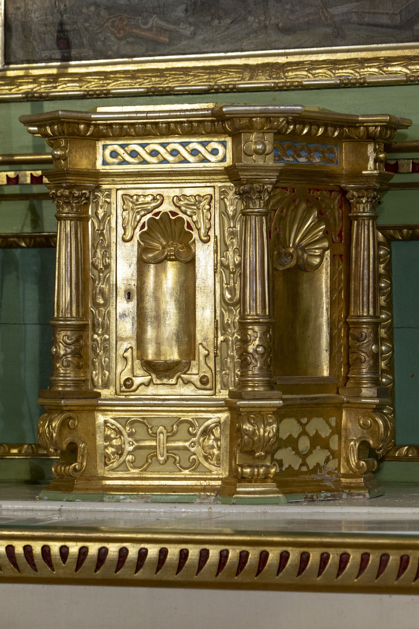 Tabernaculum w ołtarzu głównym