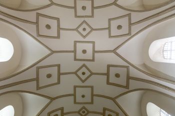 Dekoracja stiukowa sklepienia nawy